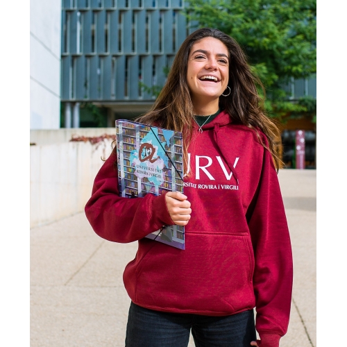 Student wearing the granat sweatshirt